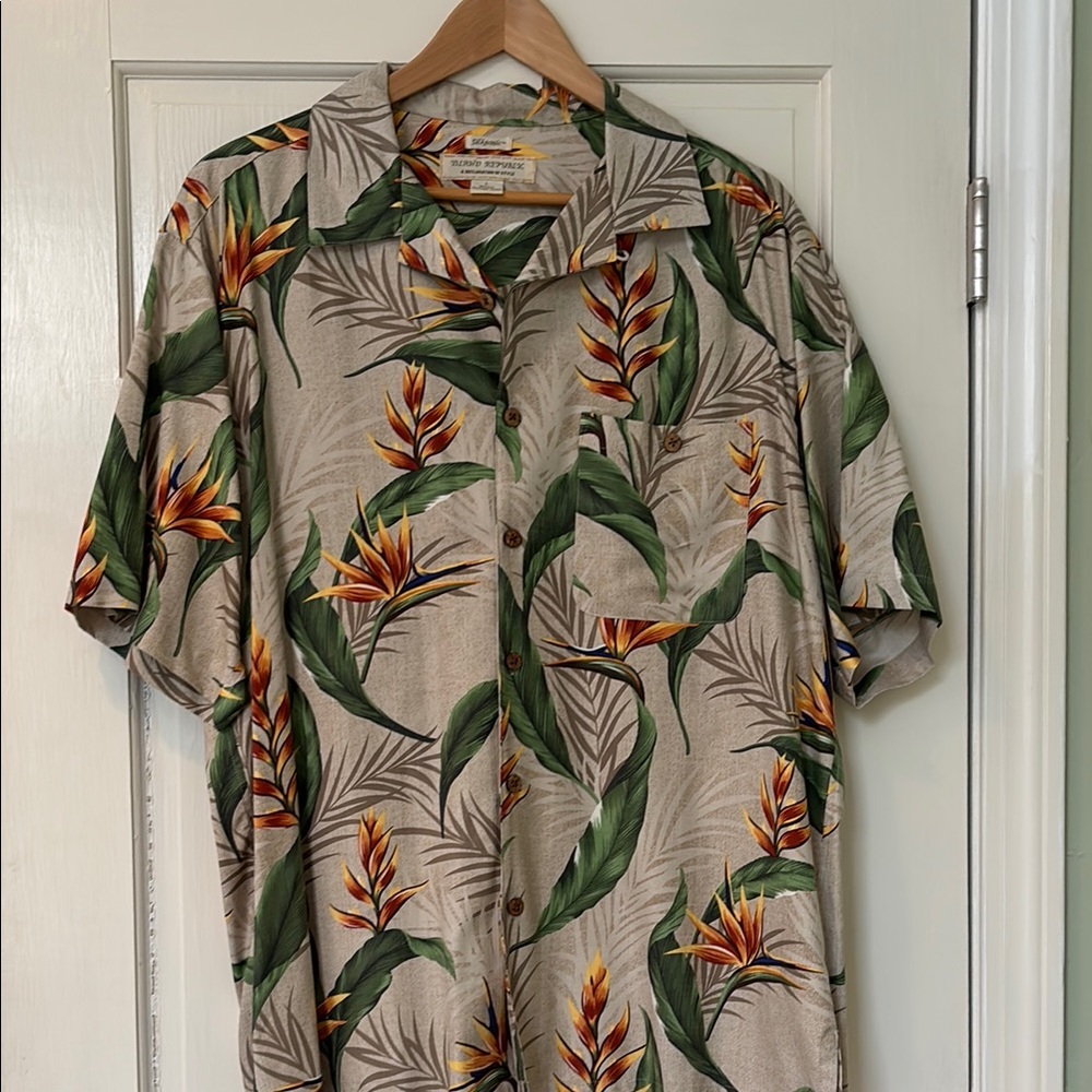Island Republic Casual Button Down Aloha Shirt